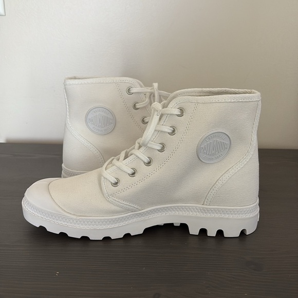 Palladium Pampa Hi Originale High Top Boot White  Mens 7.5 Women’s 9 - Picture 1 of 15